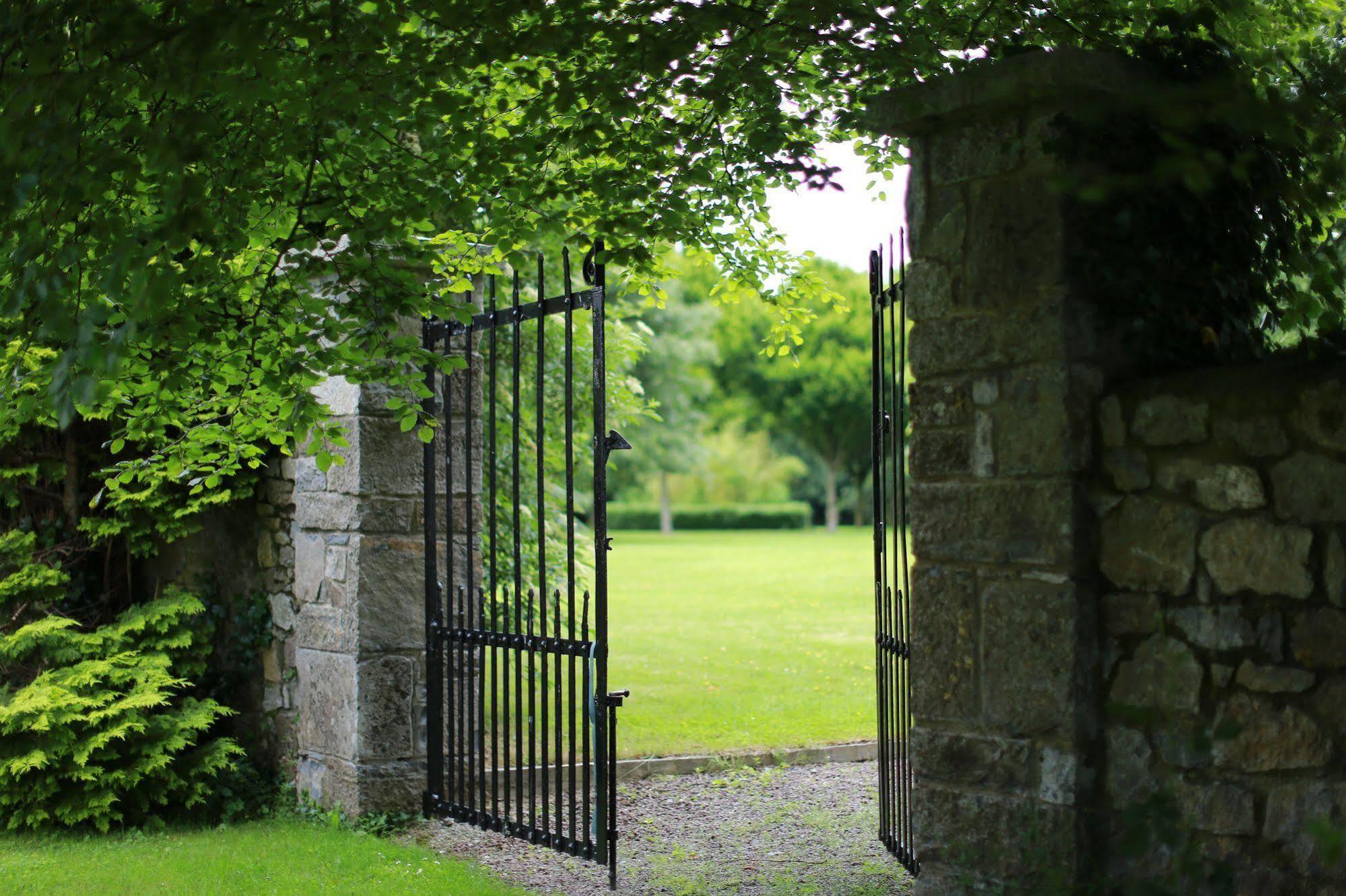 Barberstown Castle Hotell Straffan Exteriör bild